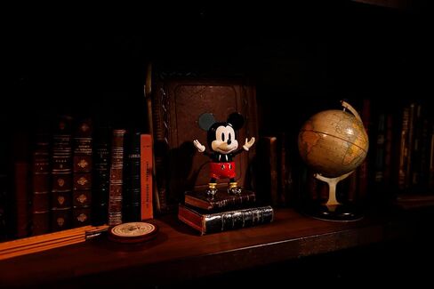 TAMASHII NATIONS - Disney - Super Change Mickey Mouse feat. Kunio Okawara Chogokin Figure in Saudi Arabia