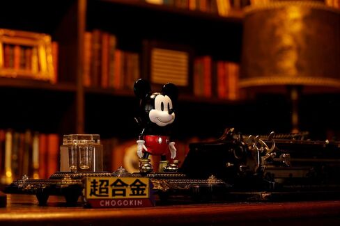 TAMASHII NATIONS - Disney - Super Change Mickey Mouse feat. Kunio Okawara Chogokin Figure in Saudi Arabia