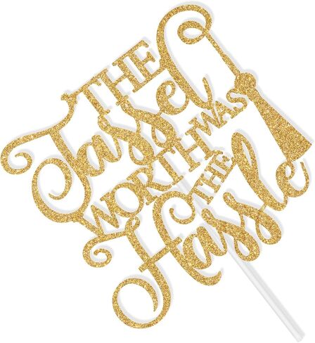 كانت الشرابة تستحق أعلى الكعكة، تهانينا يا غراد، لزينة حفلات التخرج لعام 2025، بريق ذهبي in Kuwait