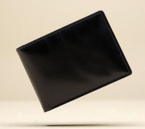 محفظة من الجلد الطبيعي للرجال - تحجب RFID - محفظة رفيعة ذات سعة إضافية - خياطة قوية للغاية - هدية للرجال معبأة في صندوق هدايا أنيق (تصميم بطاقة تعريف قابلة للطي، أسمر ضارب للصفرة) in Saudi Arabia