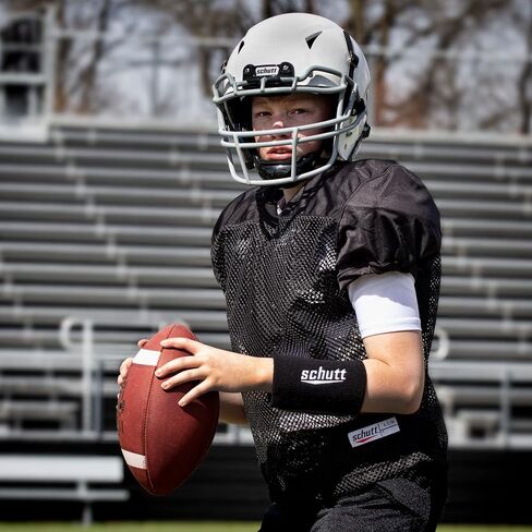 Schutt Youth Vengeance A11 in Saudi Arabia