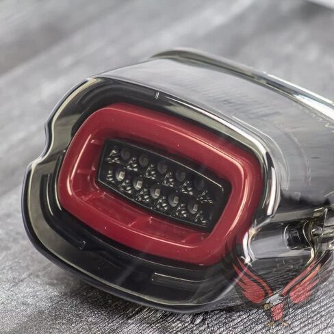 ضوء خلفي LED من Eagle Lights HALOZ Layback مع إشارات الانعطاف للدراجات النارية Harley Davidson in Saudi Arabia