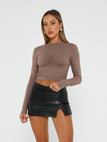 AUTOMET Womens Long Sleeve Shirt Basic Crop Tops Fall Fashion Underscrubs Layer Slim Fit Winter Clothes in Kuwait