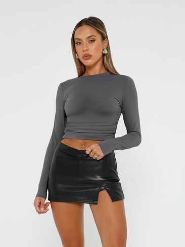 AUTOMET Womens Long Sleeve Shirt Basic Crop Tops Fall Fashion Underscrubs Layer Slim Fit Winter Clothes in Kuwait