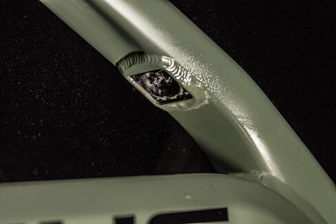 Muc Off 1112 E-Bike دفاع فائق ضد التآكل، 485 ملليلتر - رذاذ حماية متطور مضاد للتآكل للدراجات الكهربائية - يمنع الصدأ ويذيبه in Saudi Arabia