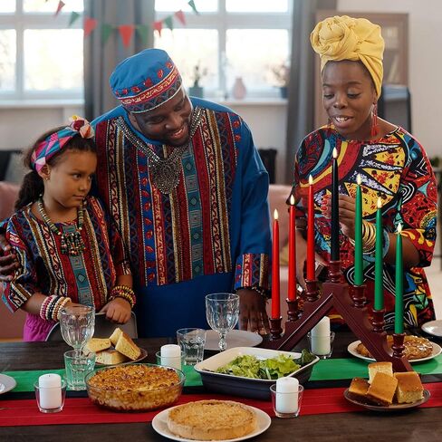 Kwanzaa Kinara Candle Holder Set with Flameless Battery Powered Electric Candles, Flameless Kwanzaa Candles - Set of 7 Tapers (Battery Operated) Mishumaa Saba, Realistic 3D Flames, Remote Control in Saudi Arabia