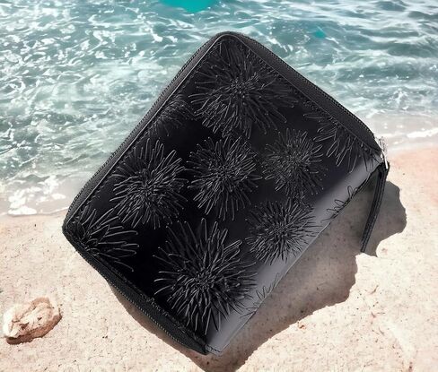 محفظة جواز السفر - حامل مستندات السفر مع خاصية حجب RFID - جلد محبب بالكامل - محفظة بسحاب مدمج ثنائي الطي حول المحفظة مع فتحات لبطاقة الائتمان للنساء والرجال، بني متعثر، 500-30 in Kuwait