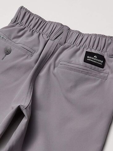 شورت Quiksilver للأولاد Little Union Amphibian صديق للماء 4 طرق قابل للتمدد من قماش تشينو in Kuwait
