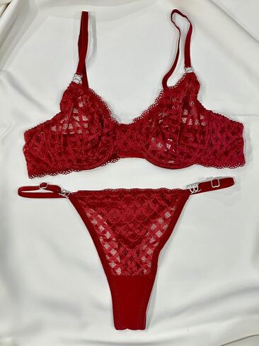 Lace Matching Underwire Bra and Underwear Panty Lingerie Set For Women in Kuwait