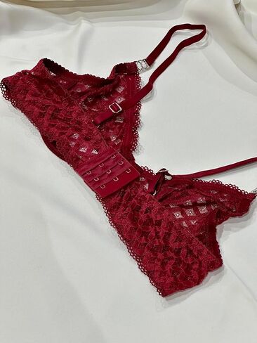 Lace Matching Underwire Bra and Underwear Panty Lingerie Set For Women in Kuwait