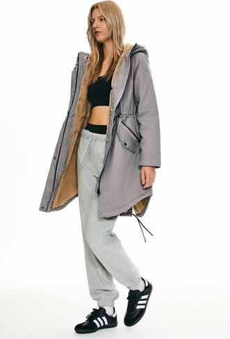 Orolay Women's Thicken Fleece Lined Parka Winter Coat Hooded Jacket with Pockets in Saudi Arabia