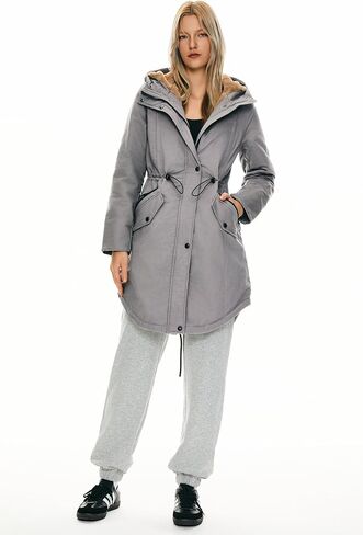Orolay Women's Thicken Fleece Lined Parka Winter Coat Hooded Jacket with Pockets in Saudi Arabia