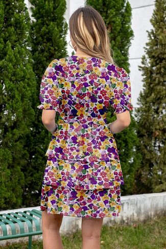 فستان نسائي قصير مزين بالورود وأكمام منتفخة وربطة أمامية وياقة على شكل V وأكمام قصيرة وكشكشة متدرجة فساتين بوهو قصيرة in Kuwait