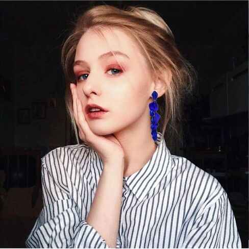 أقراط متدلية من بتلات الأكريليك - أقراط طويلة على شكل زهرة الورد للنساء in Kuwait