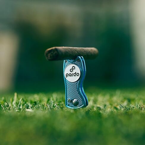 أداة إصلاح Pardo Divot، على شكل شفرة مفاتيح معدنية بالكامل - ملحقات الجولف أداة 3 في 1 (أداة Divot، علامة الكرة، حامل النادي) قابلة للطي مع زر منبثق وأداة تحديد كرة مغناطيسية (أحمر) in Kuwait