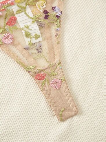 Sexy Floral Embroidered Flower Mesh Underwire Push Up Lingerie Set in Kuwait