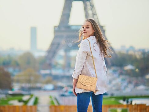Straw Clutch Bag Woven Purse for Women Shoulder Bag Casual Beach Rattan Handmade Wallet in Kuwait