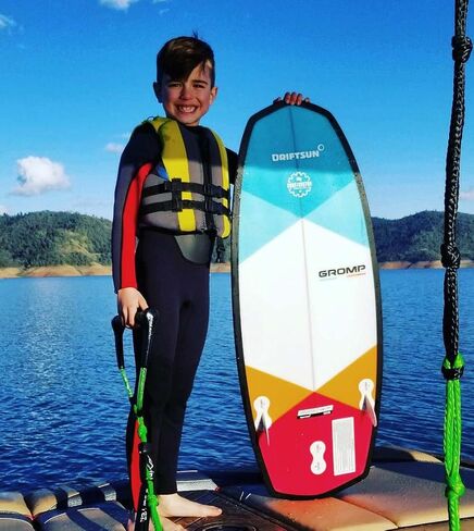 لوح ركوب الأمواج Driftsun Gromp Wakesurf - لوح تزلج للأطفال مقاس 3 أقدام و9 بوصات، وأداة ركوب الأمواج بحجم الأطفال، وزعانف وأداة زعانف in Kuwait