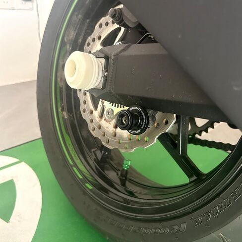 يصلح لكاواساكي Z900 Z900RS Z900SE Z 900 2017-2022 2023 2024 2025 دراجة نارية CNC Swingarm بكرة المتزلجون حامل المسمار سوينغ الذراع المتزلجون (أسود) in Kuwait