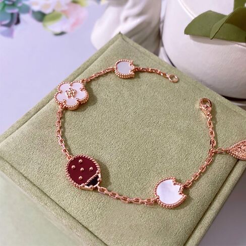 Color Stone Ladybug Bracelets for Women 18k Gold Plated Stainless Steel Heart Leaf Charms Bracelet White Shell Bracelet Handmade Enamel Bangles Designer Brand in Kuwait