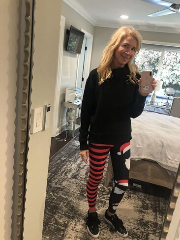 JIFRE Soft High Waist Santa Stripe Print Legging Hip Lift Slim Yoga Pants for Christmas Sportwear Fitness Running in Kuwait