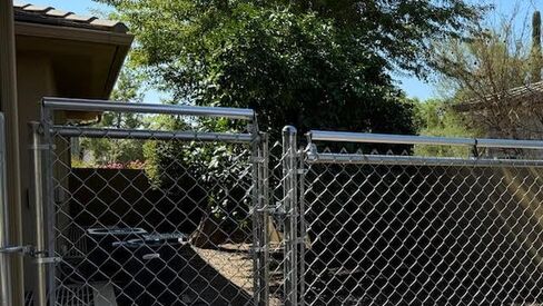 8 Foot Kit - Keep Pets Contained, Coyotes Out - Cats, Dogs, Coyotes - Chain Link in Saudi Arabia