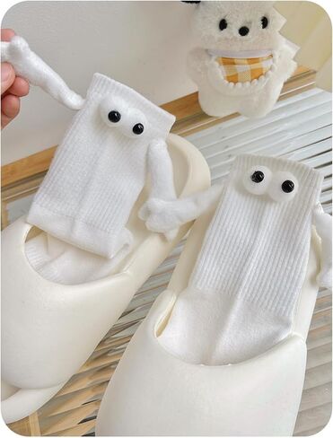 Funny 2 Pairs Holding Hands Socks Couple Gifts For Boyfriend Girlfriend Engagement Anniversary Birthday Gifts For Women Men in Kuwait