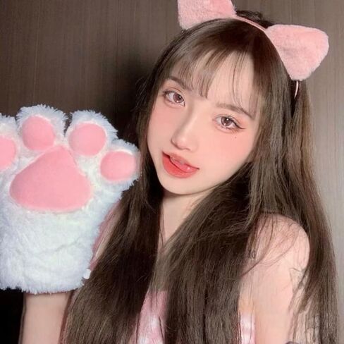 Cosplay Animal Cat Wolf Dog Fox Paws Claws Gloves Costume Halloween Plush Fluffy Bear Claw Winter Warm Gloves For Women Men in Saudi Arabia