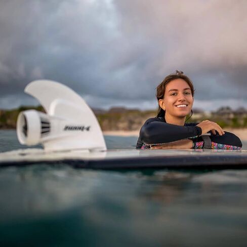 Boost Surfing Fin - محرك كهربائي لألواح ركوب الأمواج، وSUPs، وقوارب الكاياك. زعانف كهربائية خفيفة الوزن وصغيرة الحجم ومقاومة للصدمات مع جهاز تحكم عن بعد. (تعزيز الزعانف) in Saudi Arabia