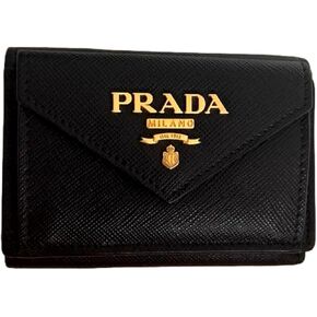 محافظ برادا النسائية ثنائية اللون ثلاثية الطي باللونين الأسود والوردي محفظة جلد سافيونو 1MH021 محفظة جلدية للنساء in Kuwait