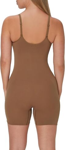 ملابس داخلية نسائية من Maidenform بدون خياطة، ناعمة وخفيفة الوزن وتحكم ثابت في الشكل in Kuwait