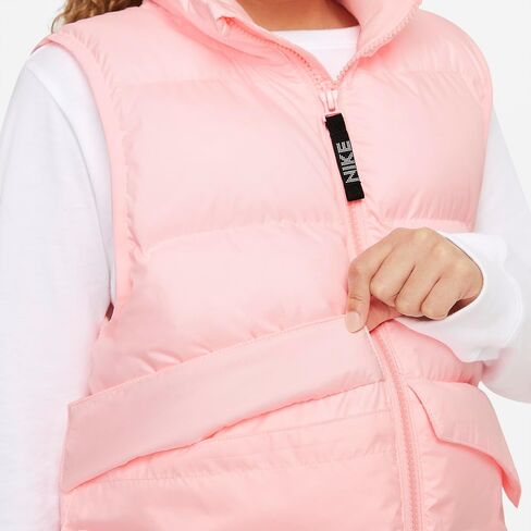سترة Nike Sportswear للأطفال الكبار بسحاب كامل بحشوة صناعية (كبير، Arctic Punch/أبيض) in Saudi Arabia