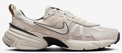 حذاء Nike V2K Run (FN6703-001، بنفسجي بلاتيني/عظمة فاتحة/أسود/كروم) مقاس 9.5 in Kuwait