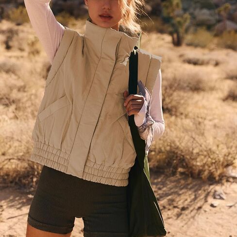 Ainangua Women Cropped Puffer Vest Button Sleeveless Light Jacket Scrunch Stand Collar Essentials Gilet with Pockets in Kuwait
