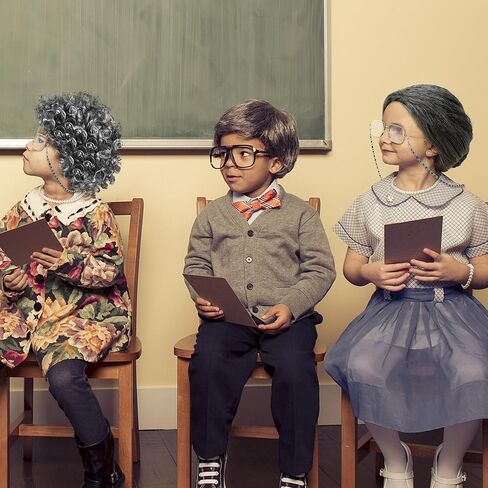 Huskein 100 Days of School Costume, Old Lady Cosplay Silver Bun Wig Glasses Wig Cap Pearl Necklace Bracelet Accessories for Girls in Saudi Arabia
