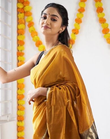 ساري نسائي من مزيج القطن مع عمل زاري وقطعة بلوزة غير مخيطة in Kuwait