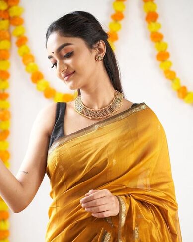 ساري نسائي من مزيج القطن مع عمل زاري وقطعة بلوزة غير مخيطة in Kuwait