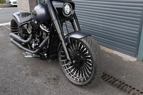 18" x 4.25" Front Wheel Rim for '18-later Softail Fat Boy FLFB FLFBS Razor Black Forged Wheel Hub Pre-installed Tubeless Aluminum Wheel Stock Replacement Parts(18x4.25 Front) in Saudi Arabia