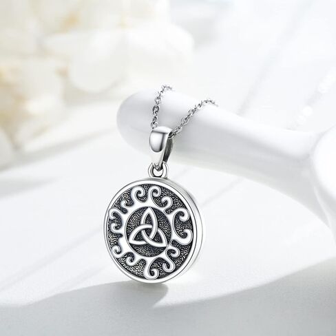 قلادة مدلاة سلتيكية من CUOKA MIRACLE تحمل صور S925 من الفضة الاسترليني العتيقة المؤكسدة للحظ السعيد الأيرلندي على شكل مثلث للنساء والرجال والأسرة in Kuwait