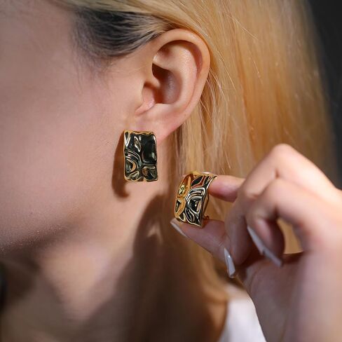 اثنين من لهجة Huggie هوب أقراط الصليب أكثر من تصميم الملتوية حبل الفضة الذهب بيان واسعة الفرقة كليب على الأطواق للنساء الأزياء والمجوهرات هدية in Kuwait