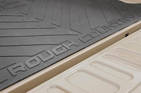 سجادة سرير مطاطية من Rough Country لسيارة Ford F-250/F-350 Super Duty (2017-2024) - تناسب سرير مقاس 8 بوصات in Saudi Arabia