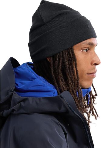 Arc'teryx كلمة القبعة | قبعة شتوية دافئة ومريحة | مصنوعة من البوليستر المعاد تدويره، قبعات صغيرة ناعمة ومريحة | متنوع القدرات in Kuwait