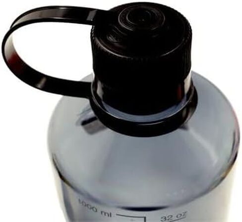 زجاجة مياه Nalgene Sustain Tritan خالية من مادة BPA مصنوعة من مواد مشتقة من 50% من النفايات البلاستيكية، 32 أونصة، فم ضيق، رمادي in Kuwait