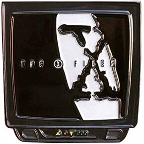 The X-Files I Want To Believe Mulder Scully Sci-Fi TV Show Title Logo 1.1" Enamel Pin Badge