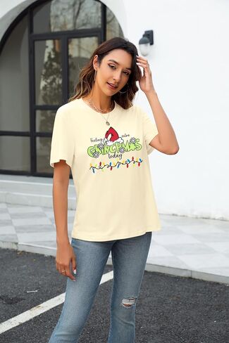 Christmas Shirt Women Merry Christmas Graphic Tees Outfits Cute Short Sleeve Holiday Tops in Kuwait