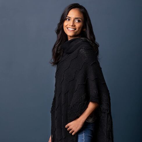 DEMDACO رقبة متدلية مزخرفة باللون الأسود مقاس واحد يناسب معظم شال المعطف المصنوع من قماش الأكريليك in Kuwait