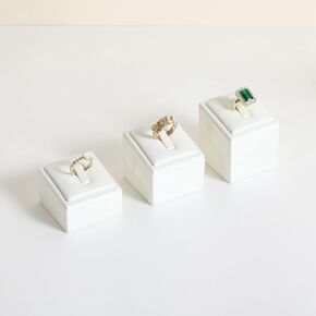 GemeShou 3pcs White Ring Display Stand for Selling, PU Leather Jewelry Ring display holder, Jewelry ring storage organizer for boutique store or Home Decor【Square-3 pcs】