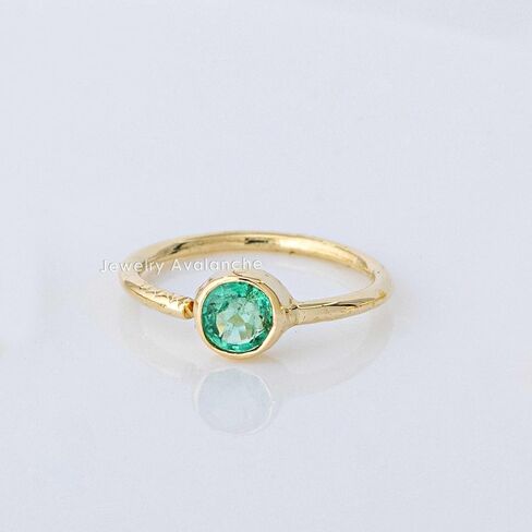 20G 14K Gold Emerald Nose Hoop Ring 0.015-0.11 carat Bezel Set Emerald 8mm Twist-open Nostril Ring Cartilage Hoop Tragus Ring Unisex in Kuwait