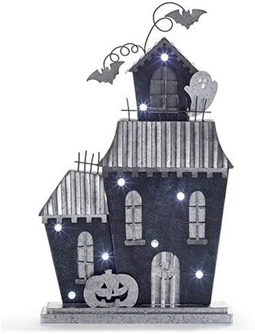 منزل مسكون مضاء للهالوين in Kuwait