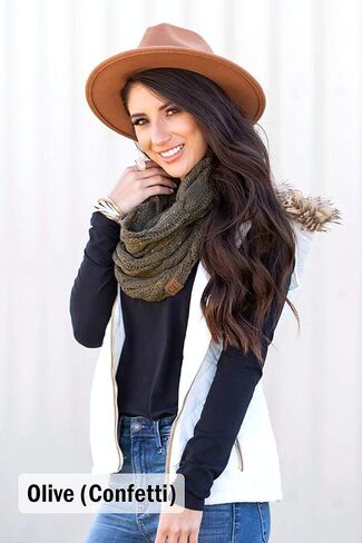 عبوتان متطابقتان: قبعة صغيرة كبيرة الحجم ووشاح لا نهاية له - موكا رمادي داكن in Kuwait